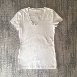 Banana Republic 100% Cotton V-Neck T-Shirt